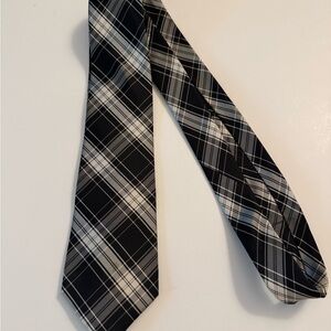 Express tie black and white
